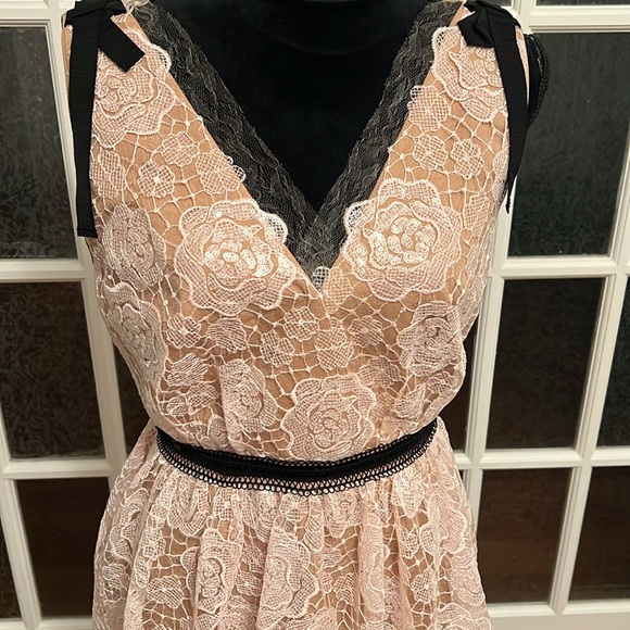 Sweet Self Portrait Starlet Lace Rose Mini Dress Sz 8US/12UK NWT - Picture 12 of 15
